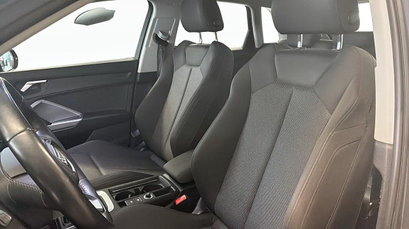 Audi Q3 8 of 12