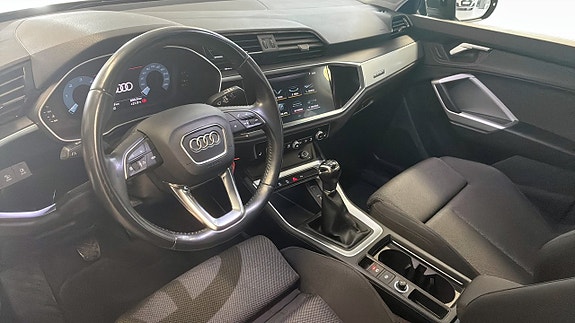 Audi Q3 7 of 12