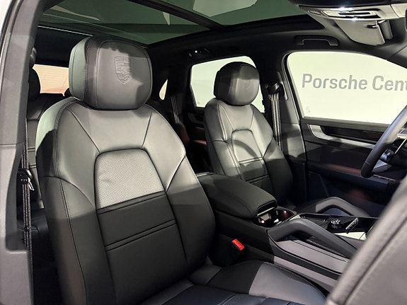 Porsche Cayenne 12 of 14