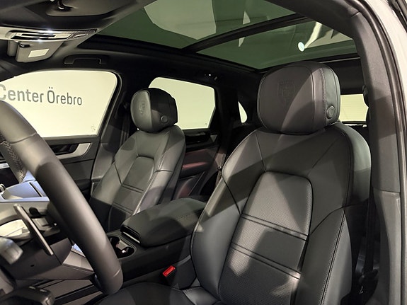 Porsche Cayenne 14 of 14
