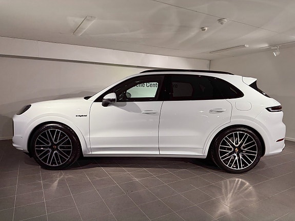Porsche Cayenne 6 of 14