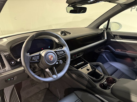 Porsche Cayenne 10 of 14