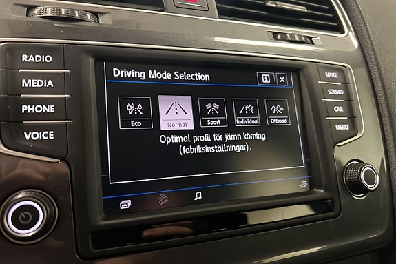 Volkswagen Golf Alltrack 26 of 29
