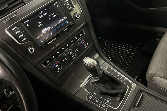 Volkswagen Golf Alltrack 24 of 29