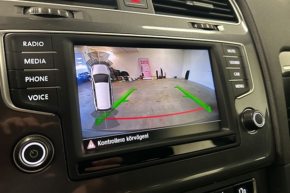 Volkswagen Golf Alltrack 25 of 29