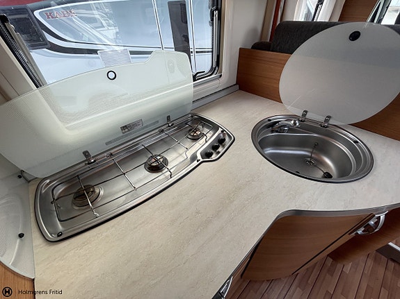 Weinsberg 650 Mf IMP. R55 | ALDE VÄRME | STORA MOTORN | B-KÖRKORT 13 of 20