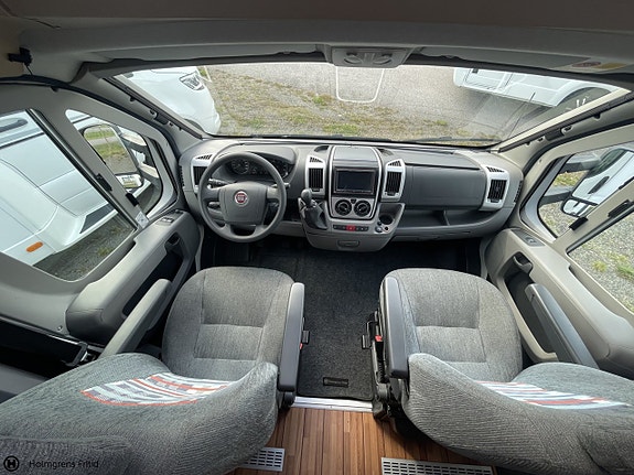 Weinsberg 650 Mf IMP. R55 | ALDE VÄRME | STORA MOTORN | B-KÖRKORT 9 of 20