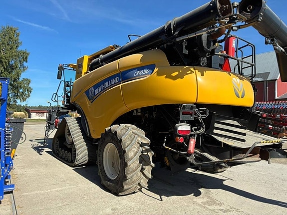 New Holland CR 10.90 2 of 11