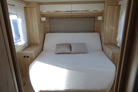 Eura Mobil Profila RS 720 QB Queensbed/Taksäng 2 of 30