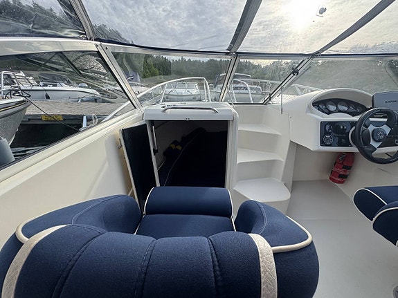Bella 640 dc - mercruiser 4.3 2005 6 of 10
