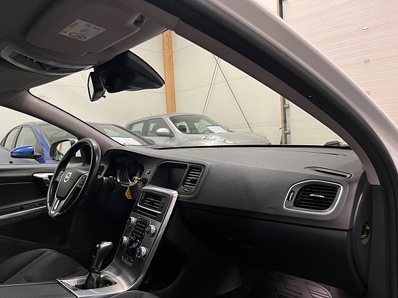 Volvo V60 10 of 16