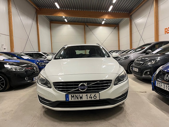 Volvo V60 8 of 16