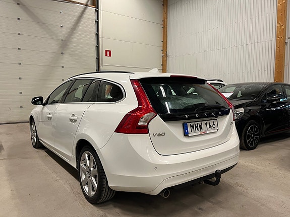 Volvo V60 6 of 16