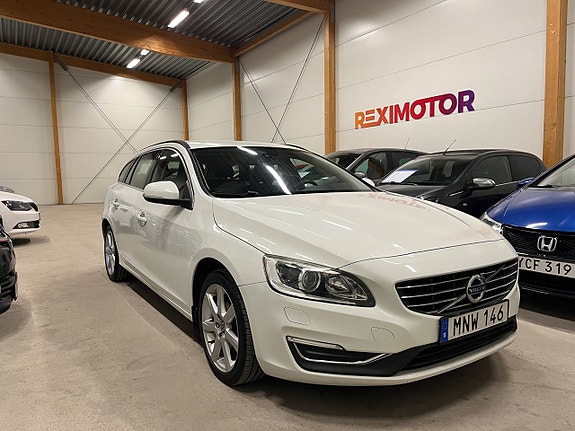 Volvo V60 2 of 16