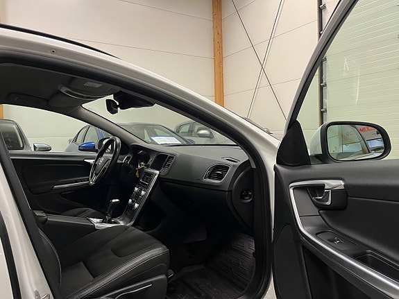 Volvo V60 9 of 16
