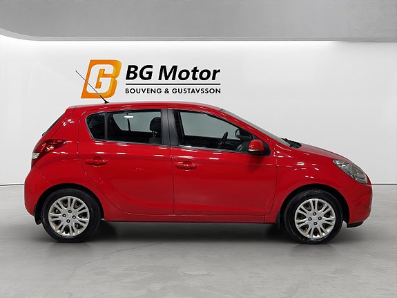 Hyundai i20 3 of 18
