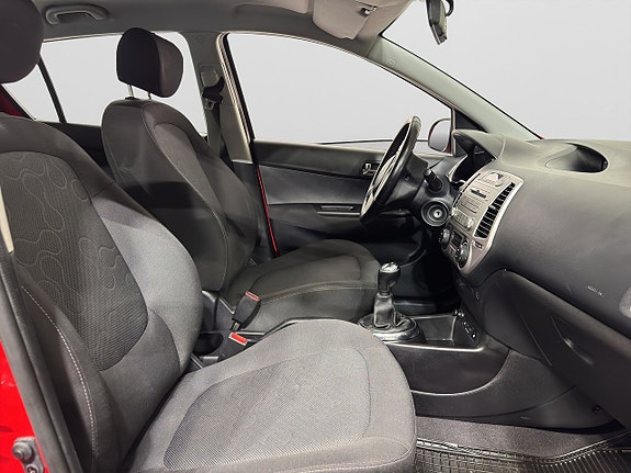 Hyundai i20 9 of 18