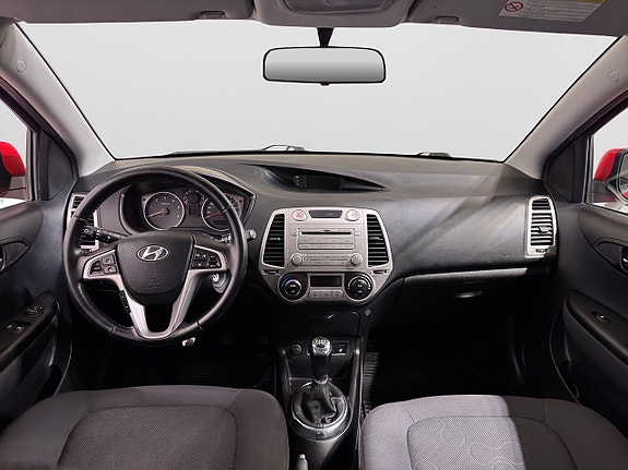 Hyundai i20 12 of 18