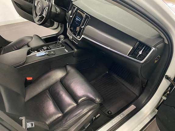 Volvo V90 17 of 22