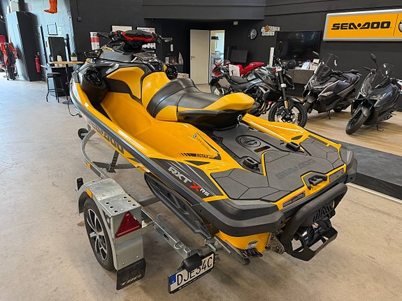 SEA-DOO RXT-X RS 300 2021 INK TRAILER 2 of 7