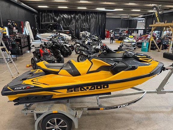 SEA-DOO RXT-X RS 300 2021 INK TRAILER 5 of 7
