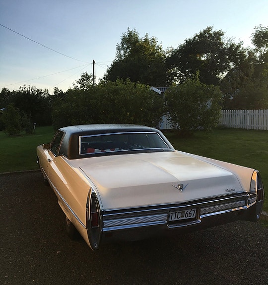 Cadillac Coupé DeVille 5 of 9