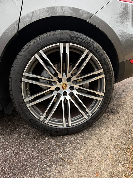 Porsche Macan S 7 of 8