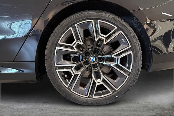 BMW 530e 15 of 18