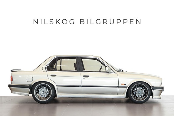 BMW 320 3 of 11
