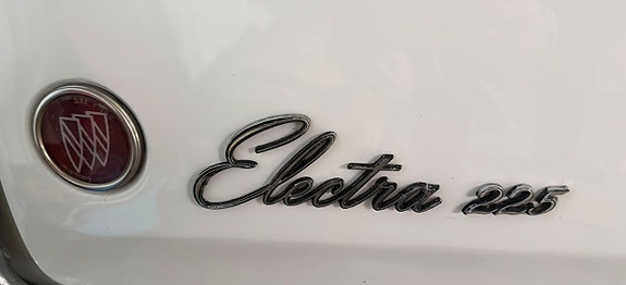Buick Electra 225 5 of 12