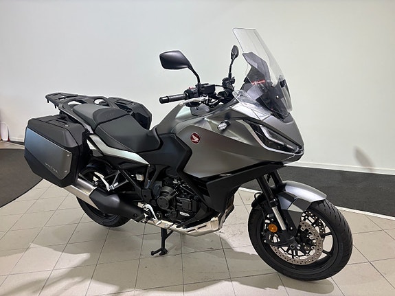 Honda NT1100D DCT 2 of 3