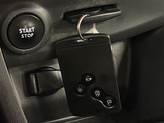 Renault Clio 22 of 26
