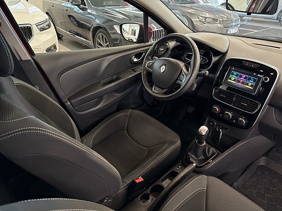 Renault Clio 17 of 26