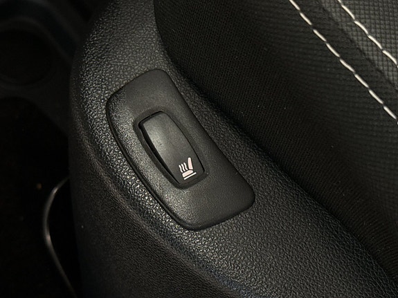 Renault Clio 19 of 26