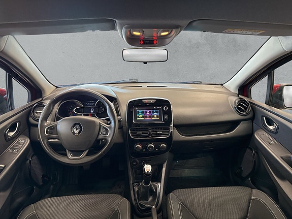 Renault Clio 12 of 26
