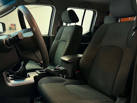 Nissan Navara 2 of 13
