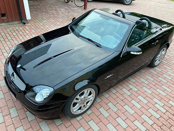 Mercedes-Benz SLK200 2 of 9