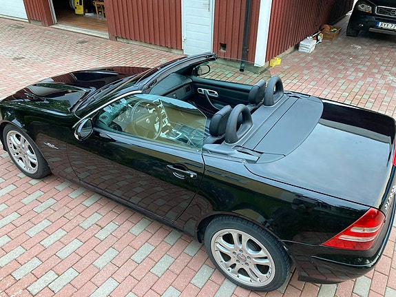 Mercedes-Benz SLK200 3 of 9