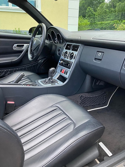Mercedes-Benz SLK200 8 of 9