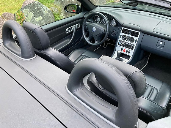 Mercedes-Benz SLK200 6 of 9