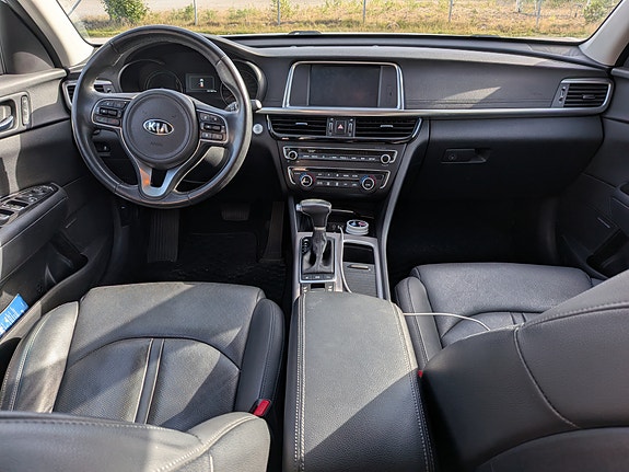 Kia Optima 5 of 8