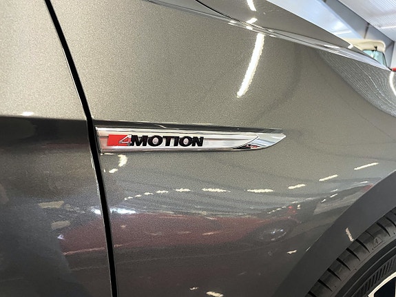 Volkswagen Passat 18 of 19