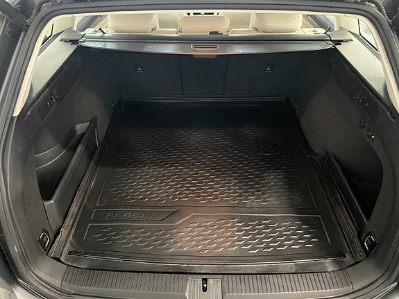 Volkswagen Passat 19 of 19