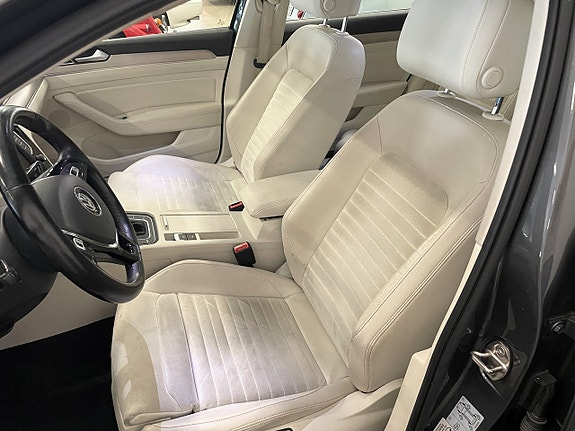Volkswagen Passat 9 of 19
