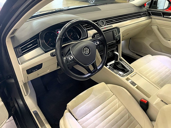 Volkswagen Passat 8 of 19