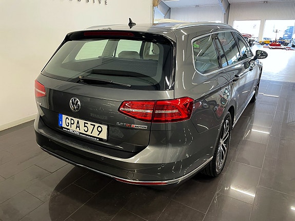 Volkswagen Passat 3 of 19