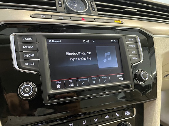 Volkswagen Passat 11 of 19