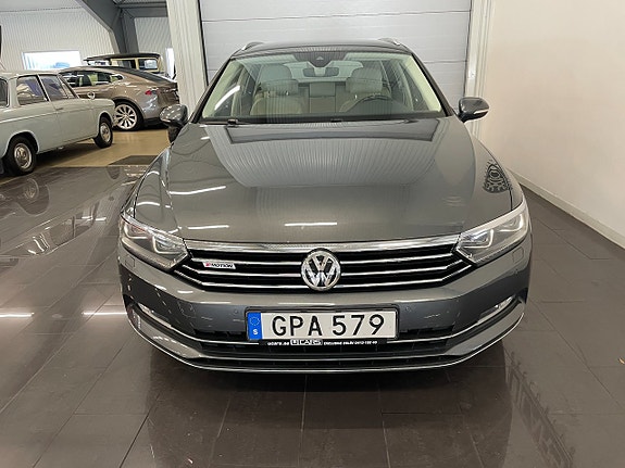 Volkswagen Passat 7 of 19