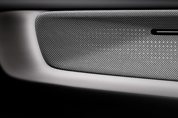 Polestar 4 8 of 16