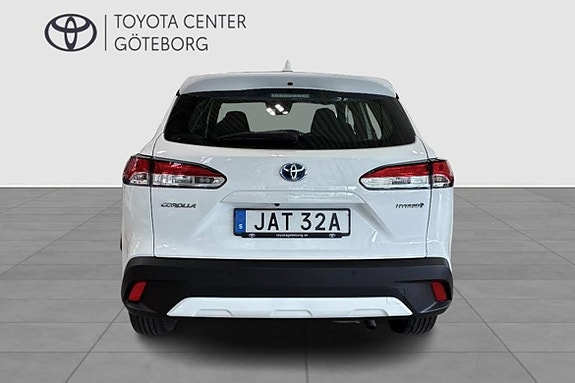 Toyota Corolla Cross 6 of 12